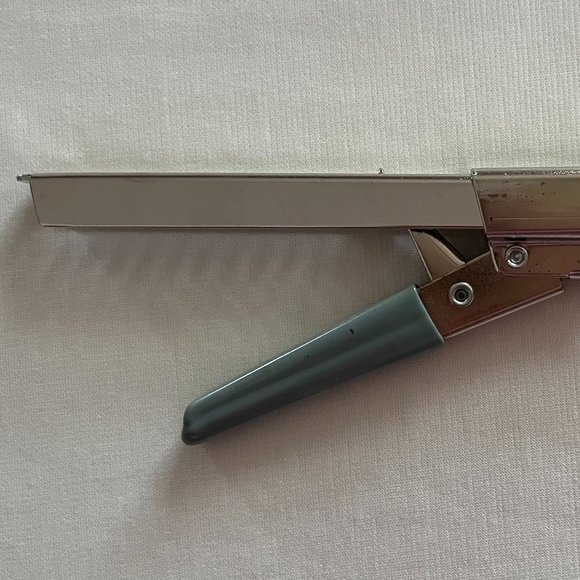 Swing-A-Way Jar Opener - Picture 4 of 9